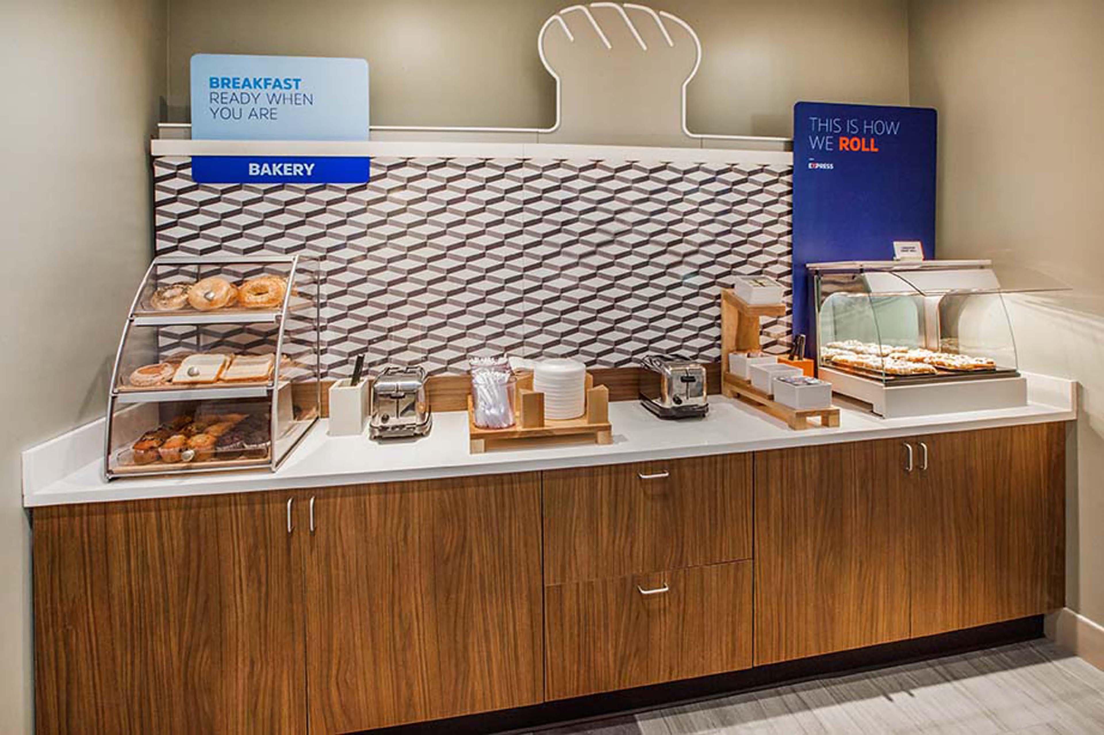 Holiday Inn Express & Suites Midland South I-20 By Ihg Buitenkant foto