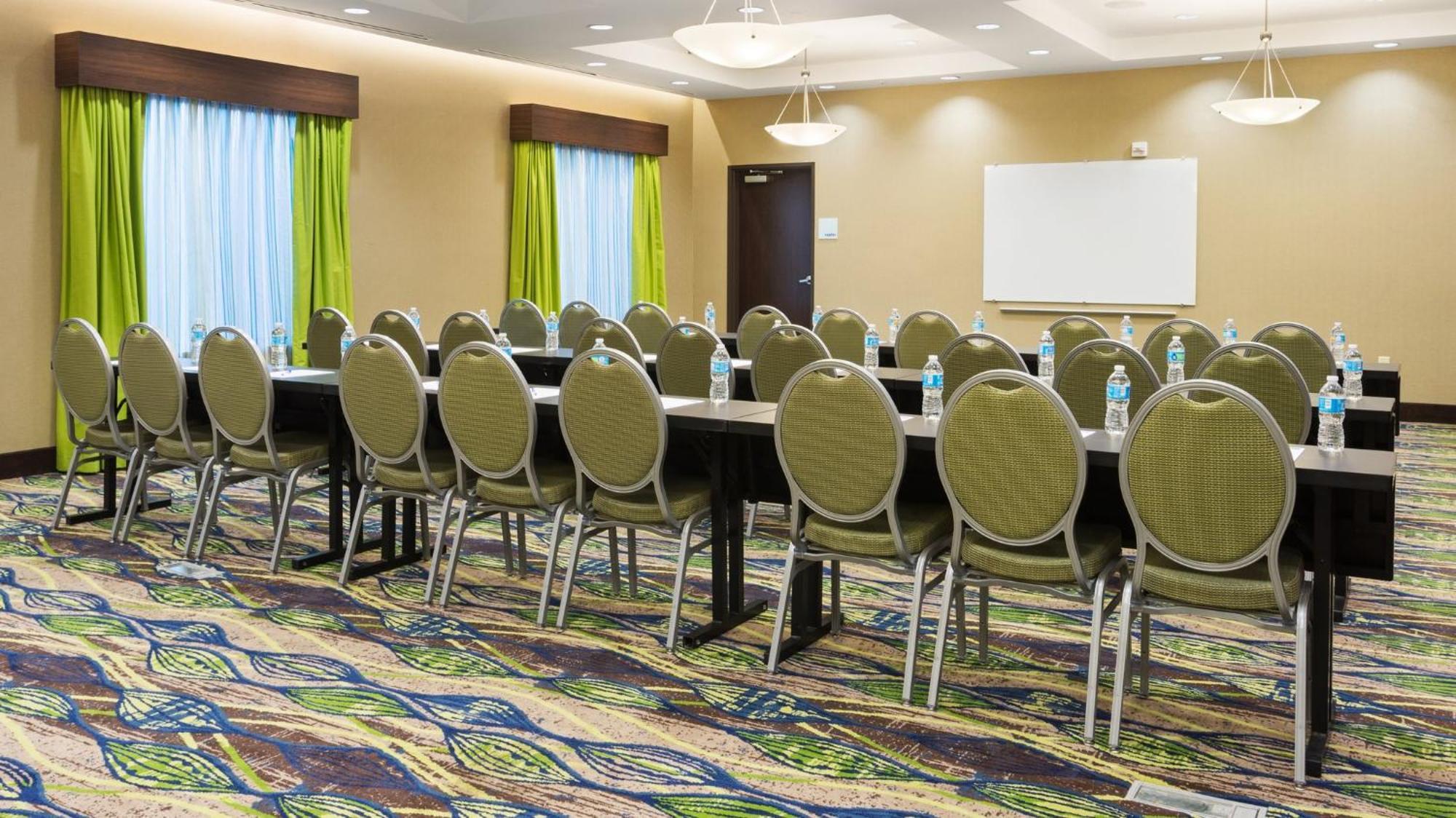 Holiday Inn Express & Suites Midland South I-20 By Ihg Buitenkant foto