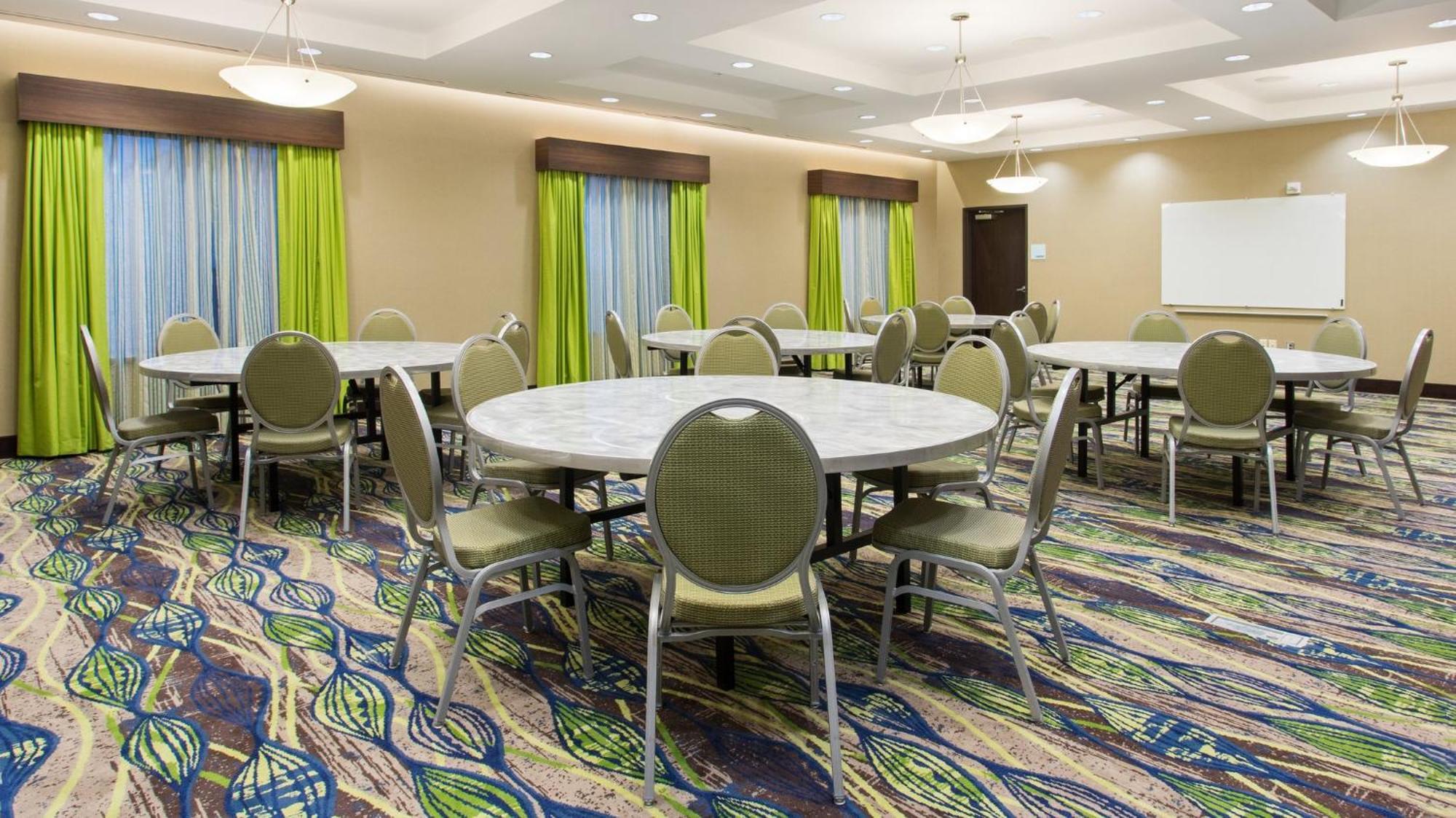 Holiday Inn Express & Suites Midland South I-20 By Ihg Buitenkant foto
