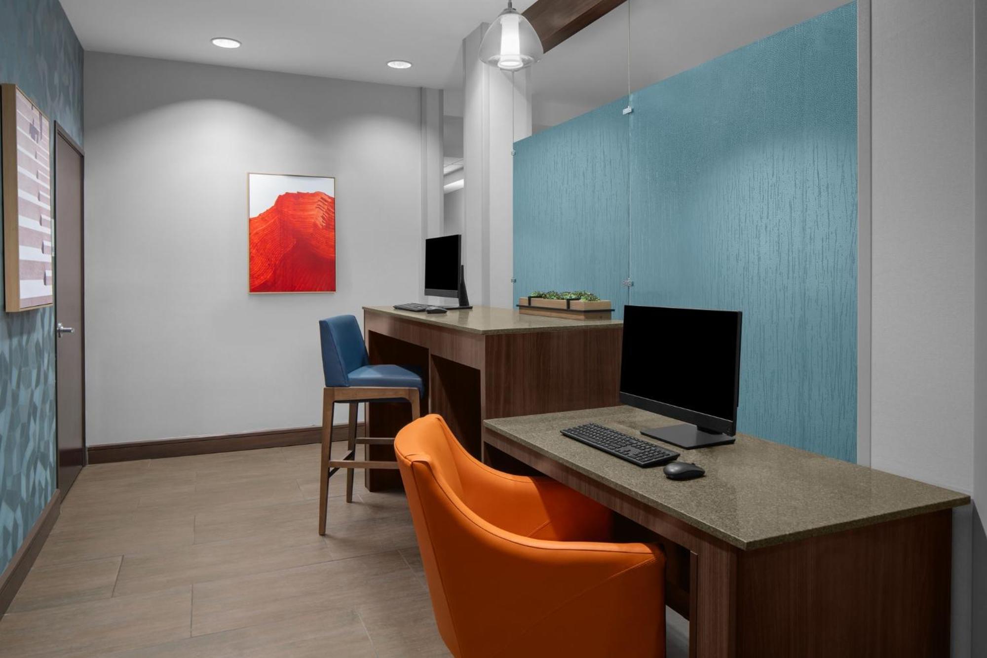 Holiday Inn Express & Suites Midland South I-20 By Ihg Buitenkant foto