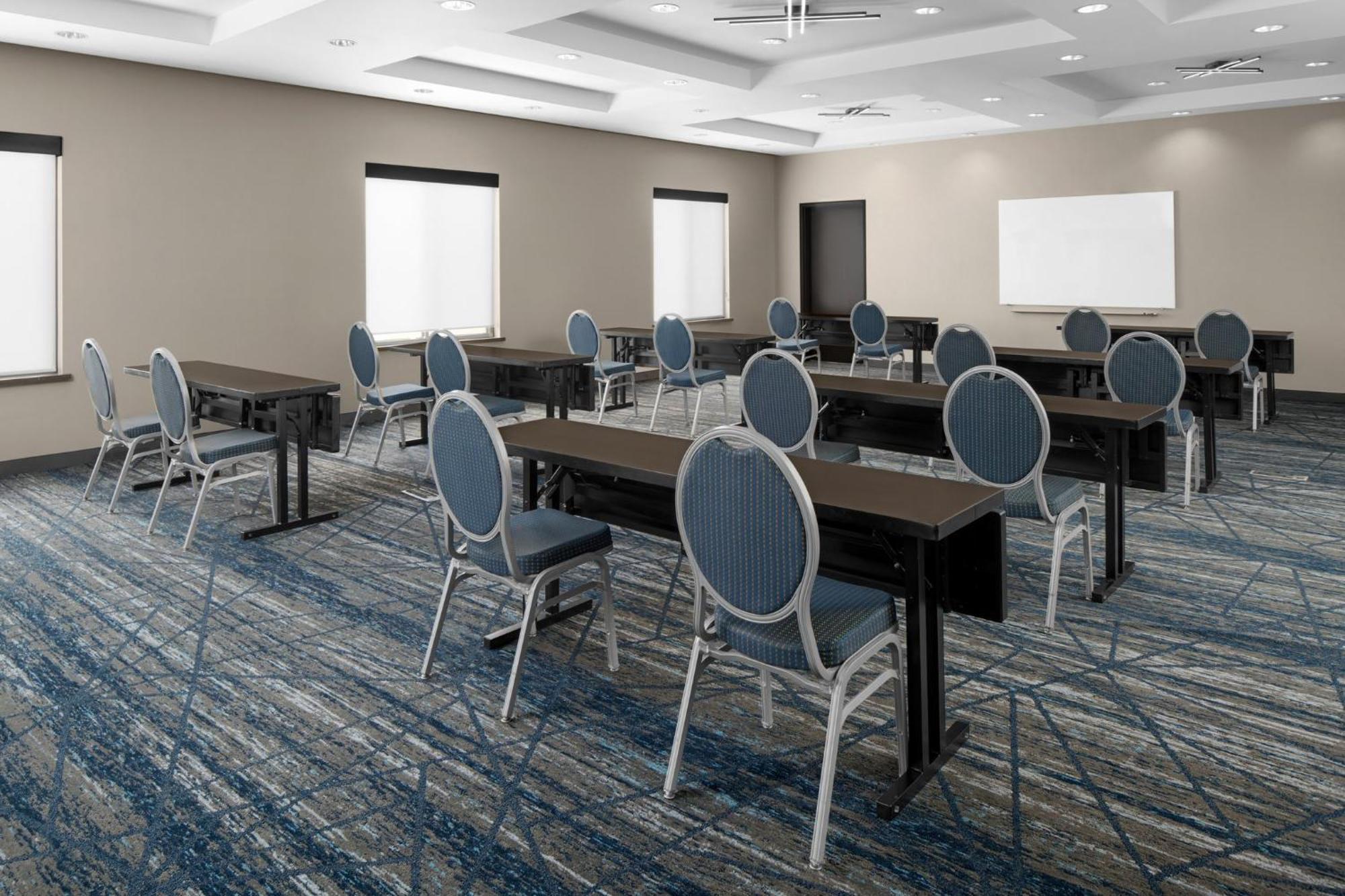 Holiday Inn Express & Suites Midland South I-20 By Ihg Buitenkant foto
